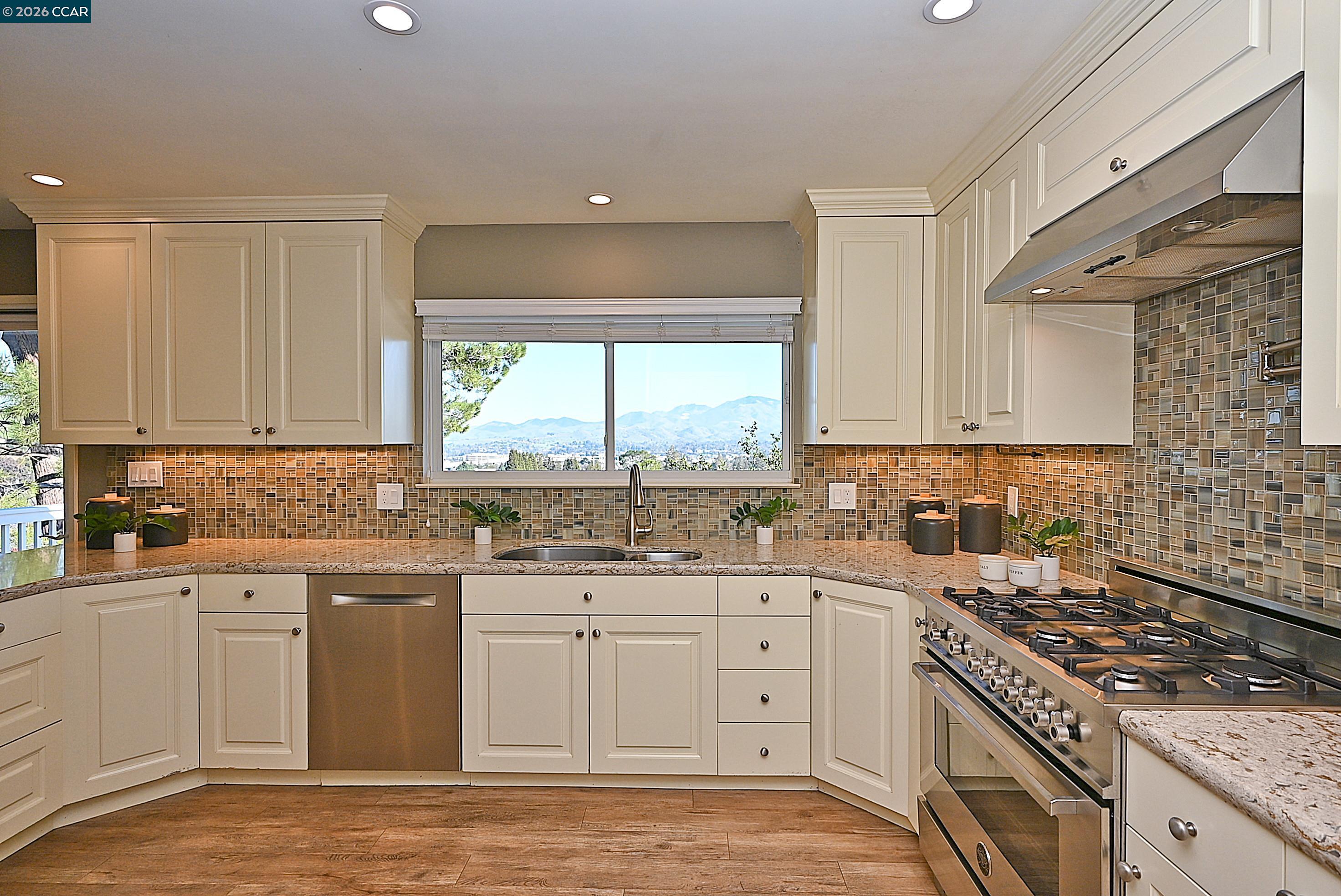 Detail Gallery Image 25 of 54 For 12 Westminster Place, Lafayette,  CA 94549 - 4 Beds | 3 Baths