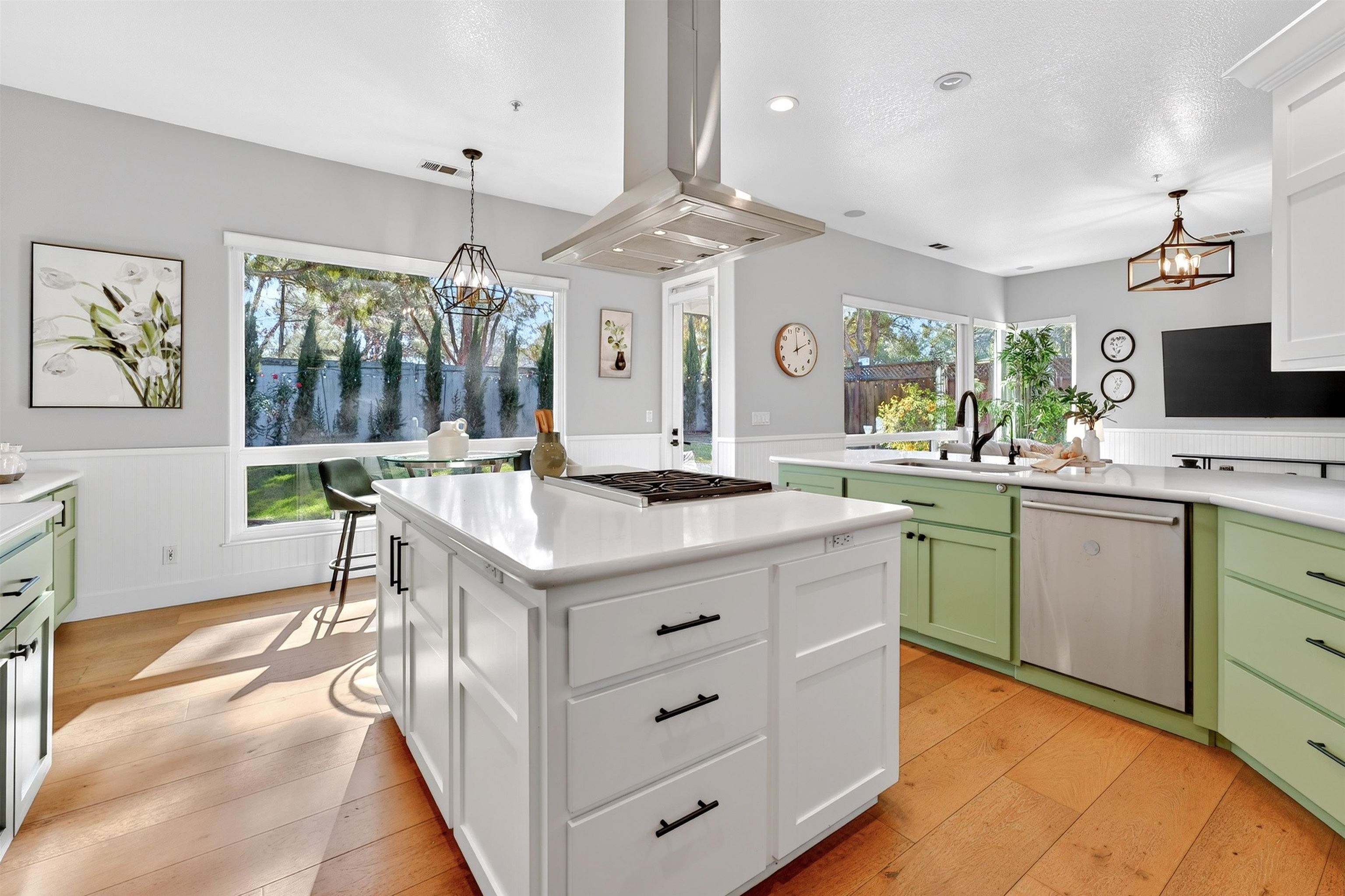 Detail Gallery Image 12 of 32 For 2571 Merlot Ln, Livermore,  CA 94550 - 4 Beds | 2/1 Baths