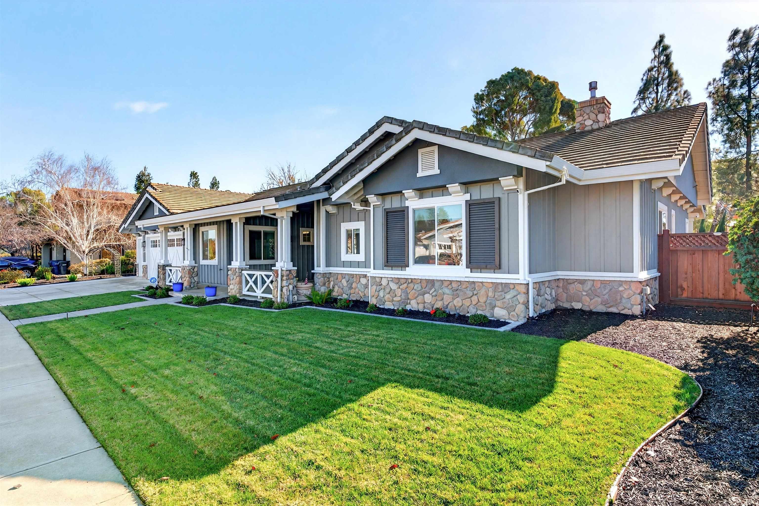 Detail Gallery Image 3 of 32 For 2571 Merlot Ln, Livermore,  CA 94550 - 4 Beds | 2/1 Baths