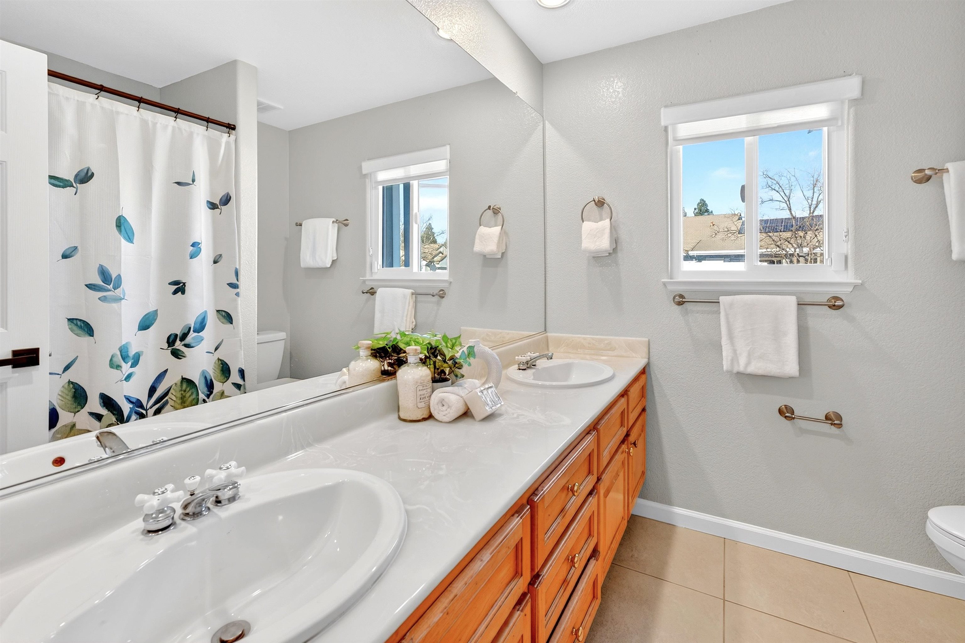 Detail Gallery Image 25 of 32 For 2571 Merlot Ln, Livermore,  CA 94550 - 4 Beds | 2/1 Baths