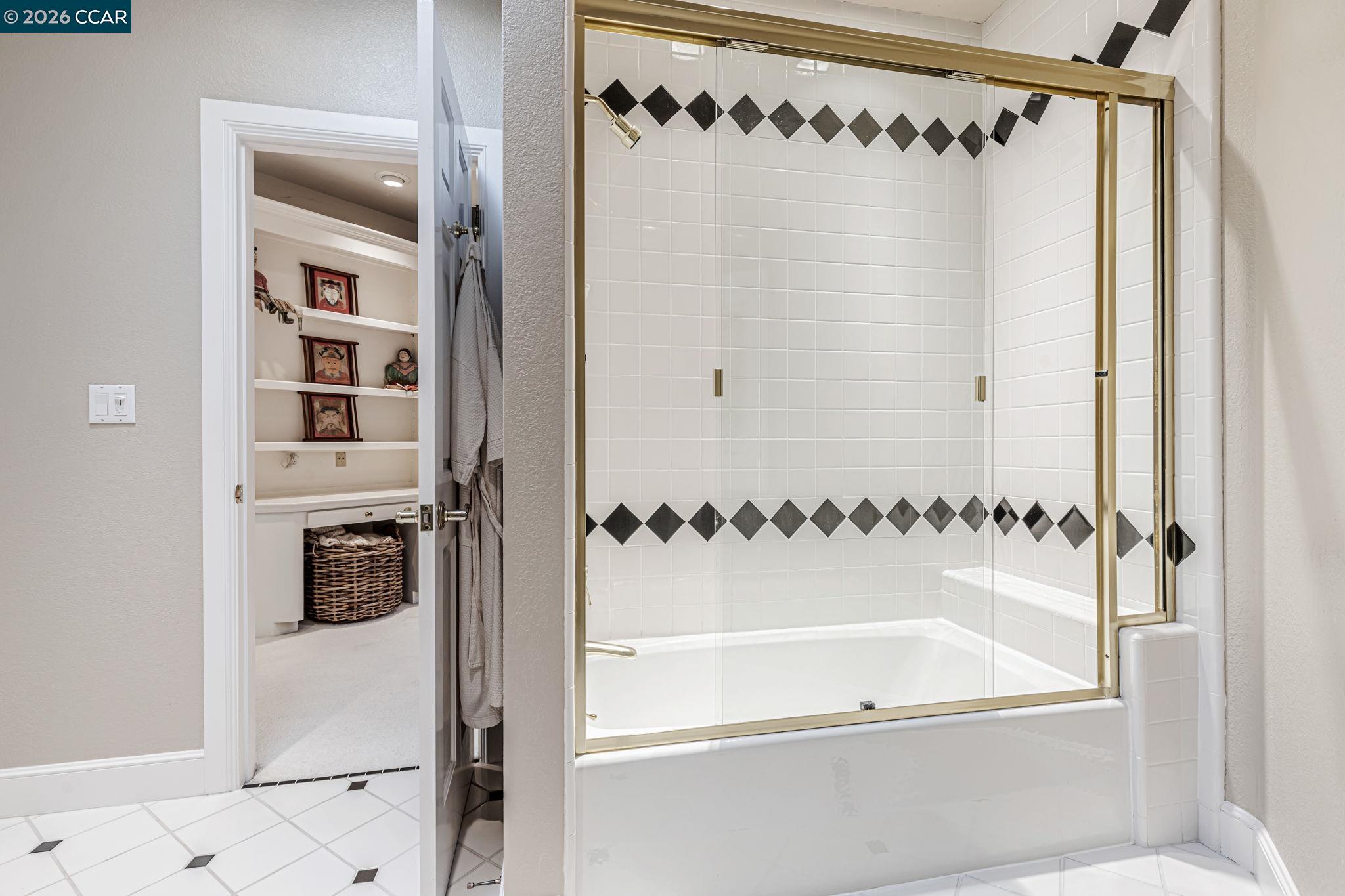 Detail Gallery Image 27 of 47 For 4 Julianna Ct, Moraga,  CA 94556 - 4 Beds | 4 Baths