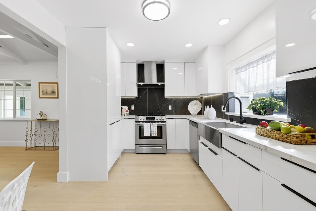 Detail Gallery Image 12 of 59 For 19790 Stanton Ave, Castro Valley,  CA 94546 - 4 Beds | 3 Baths