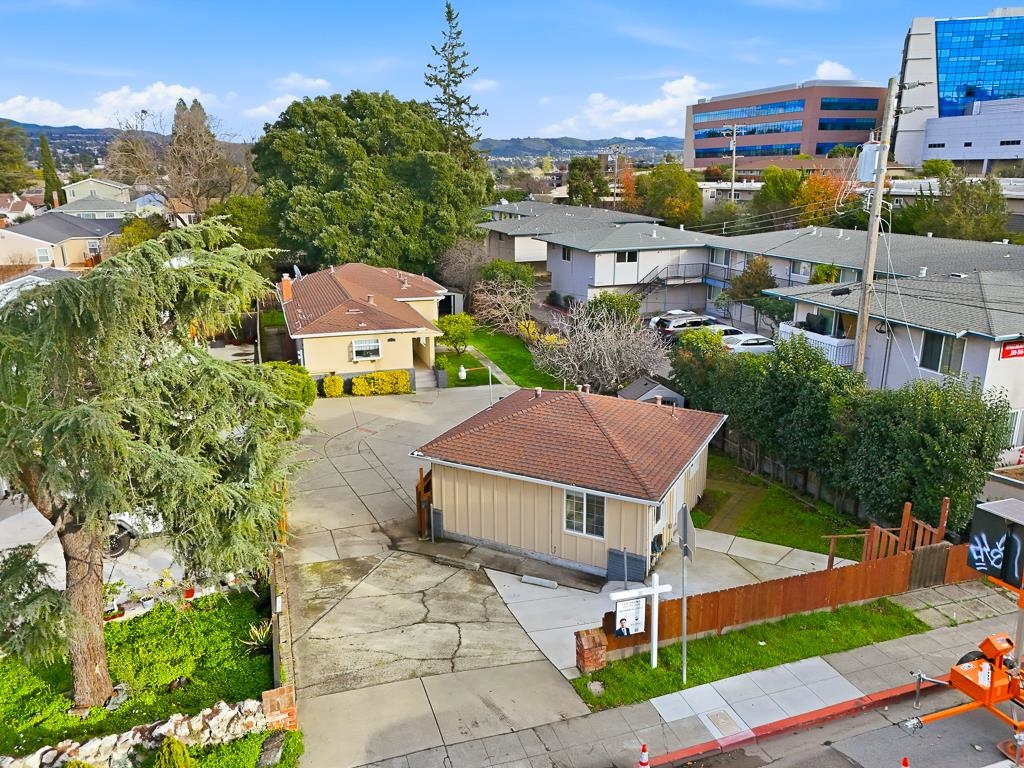 Detail Gallery Image 24 of 59 For 19790 Stanton Ave, Castro Valley,  CA 94546 - 4 Beds | 3 Baths