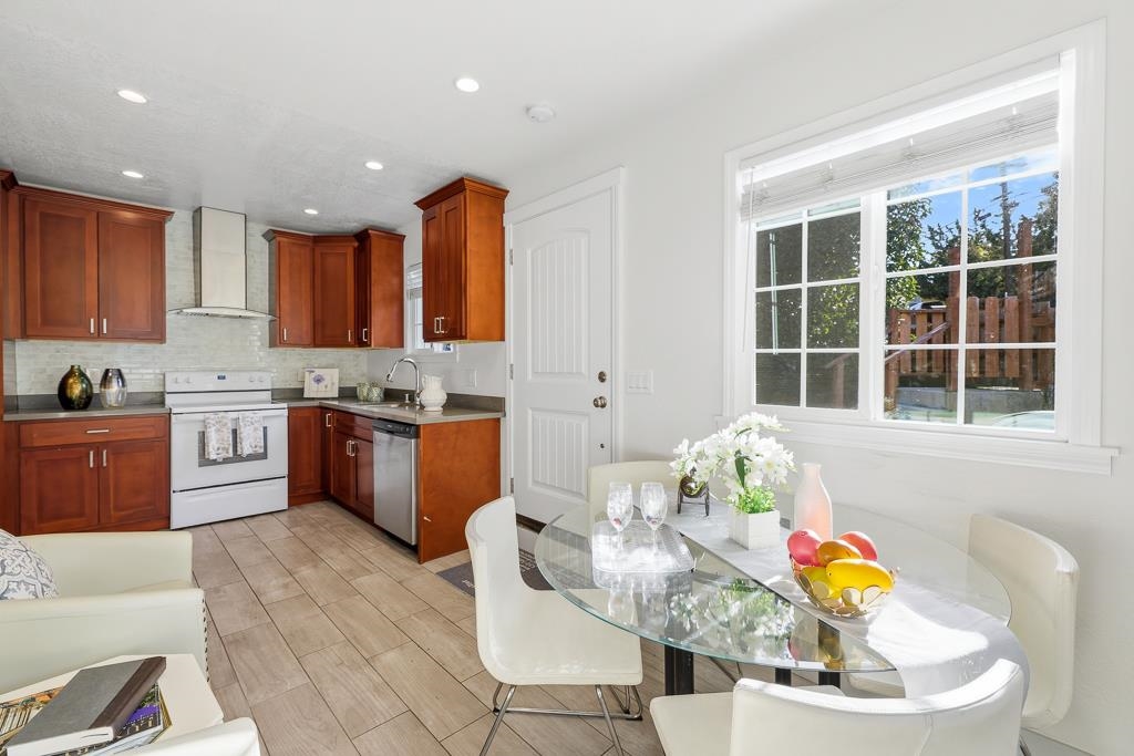 Detail Gallery Image 29 of 59 For 19790 Stanton Ave, Castro Valley,  CA 94546 - 4 Beds | 3 Baths