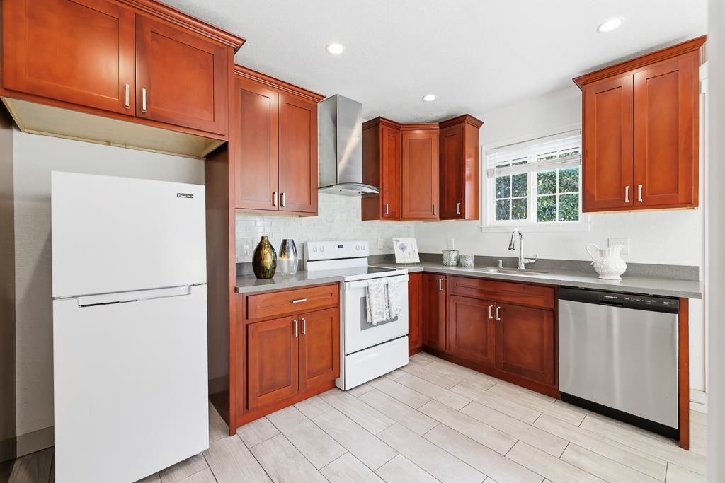 Detail Gallery Image 32 of 59 For 19790 Stanton Ave, Castro Valley,  CA 94546 - 4 Beds | 3 Baths