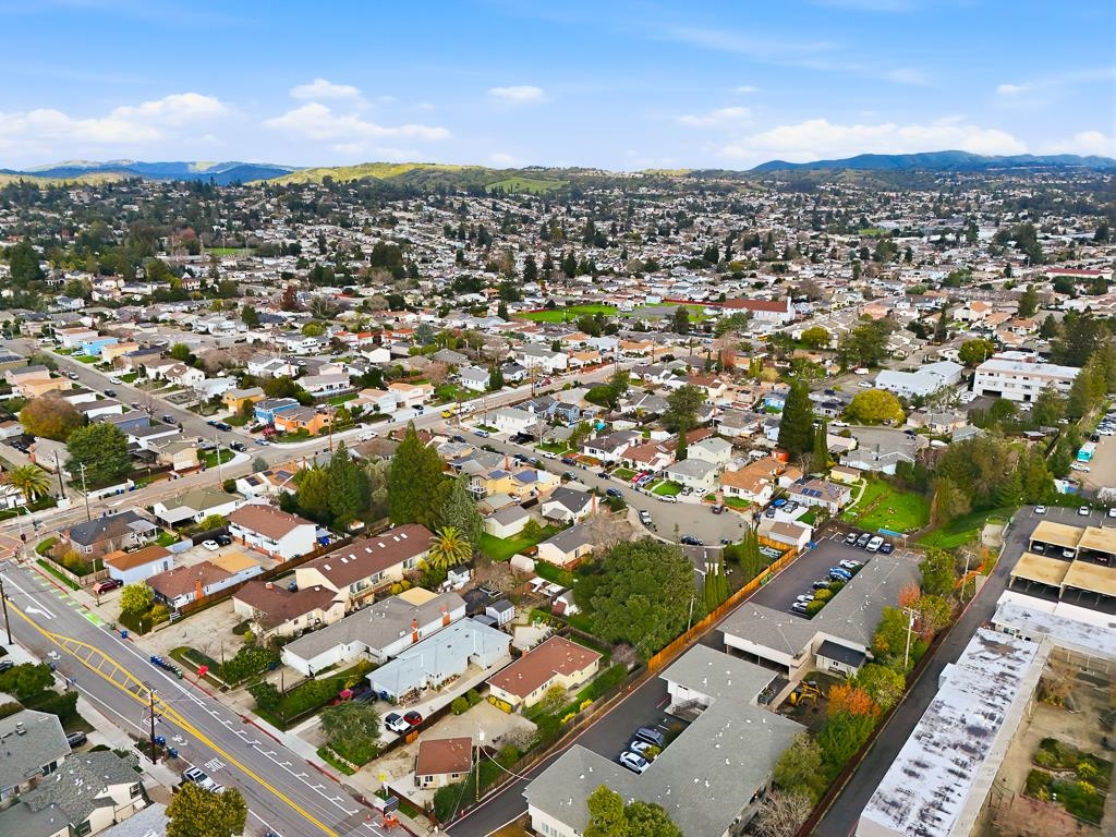 Detail Gallery Image 56 of 59 For 19790 Stanton Ave, Castro Valley,  CA 94546 - 4 Beds | 3 Baths