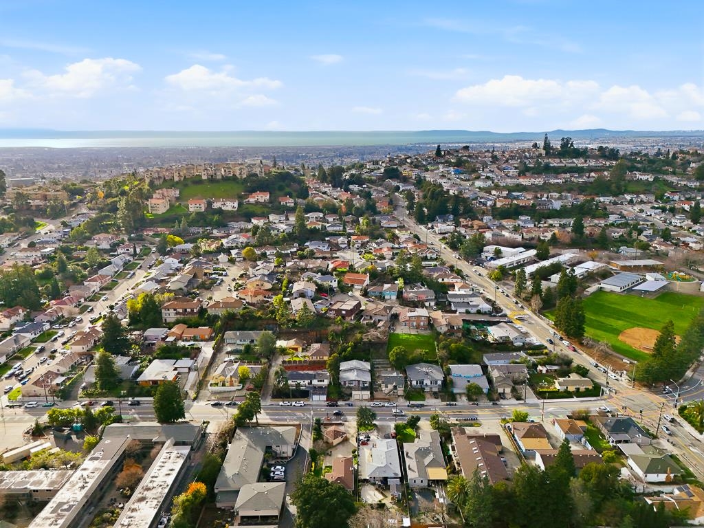 Detail Gallery Image 58 of 59 For 19790 Stanton Ave, Castro Valley,  CA 94546 - 4 Beds | 3 Baths