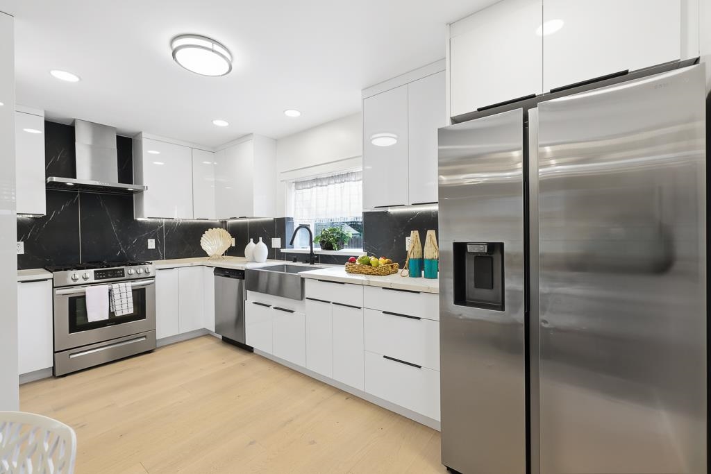 Detail Gallery Image 10 of 59 For 19790 Stanton Ave, Castro Valley,  CA 94546 - 4 Beds | 3 Baths