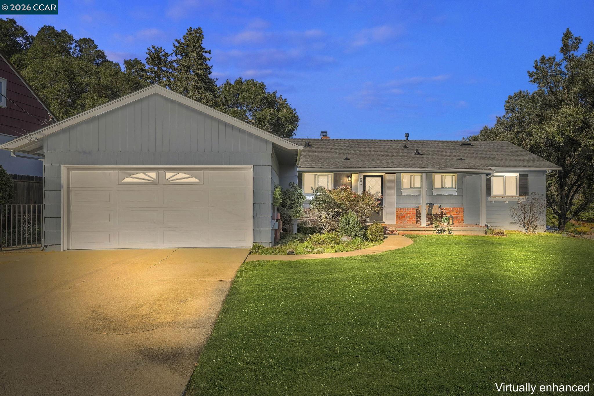 Detail Gallery Image 2 of 32 For 202 Christie Dr, Martinez,  CA 94553 - 3 Beds | 2 Baths