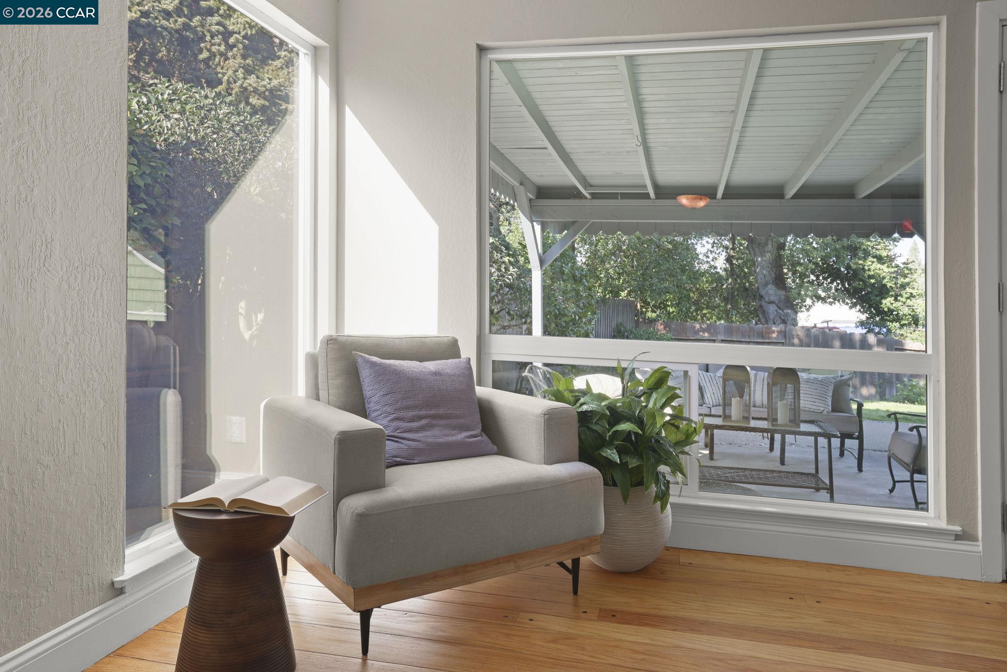 Detail Gallery Image 11 of 32 For 202 Christie Dr, Martinez,  CA 94553 - 3 Beds | 2 Baths