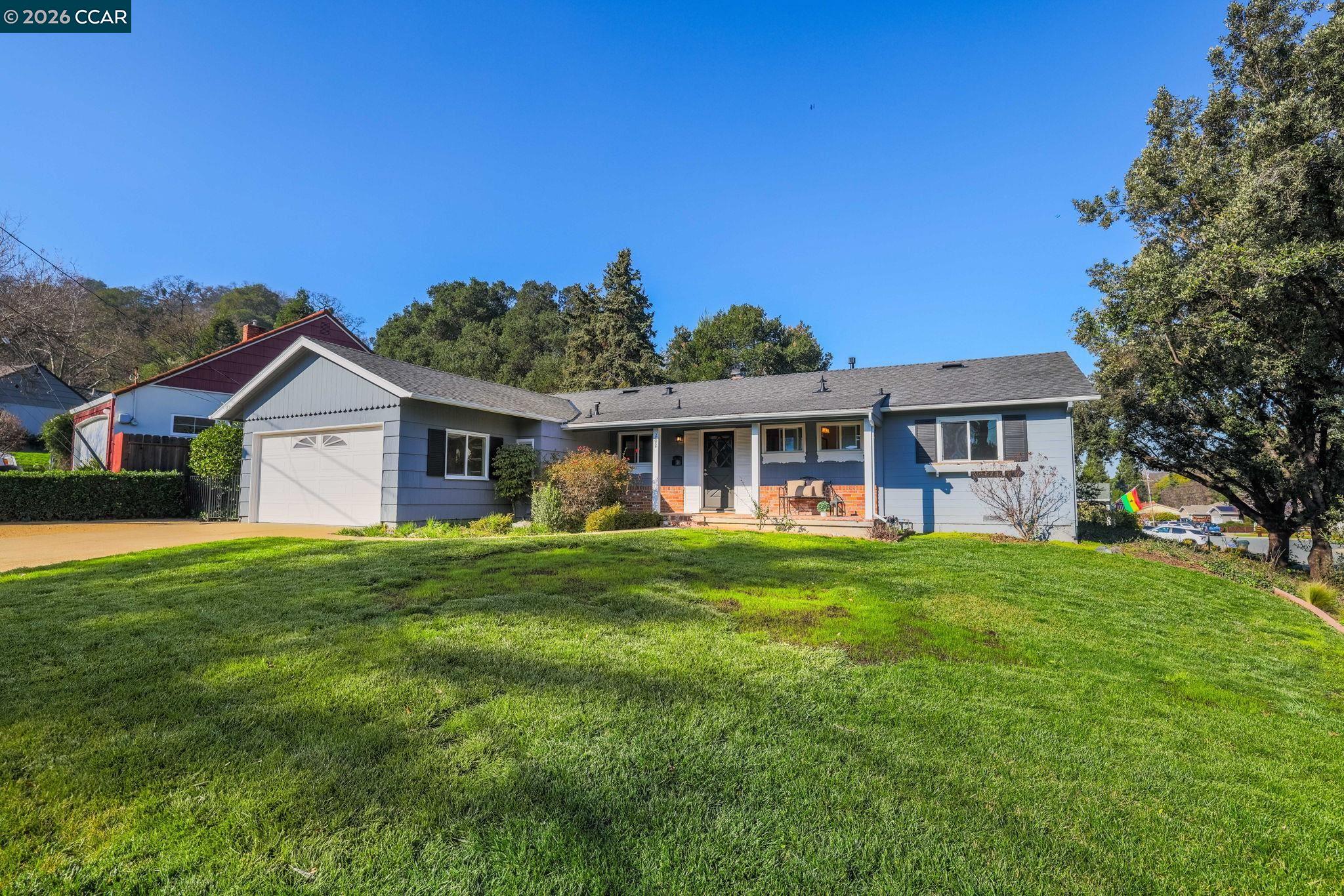 Detail Gallery Image 4 of 32 For 202 Christie Dr, Martinez,  CA 94553 - 3 Beds | 2 Baths