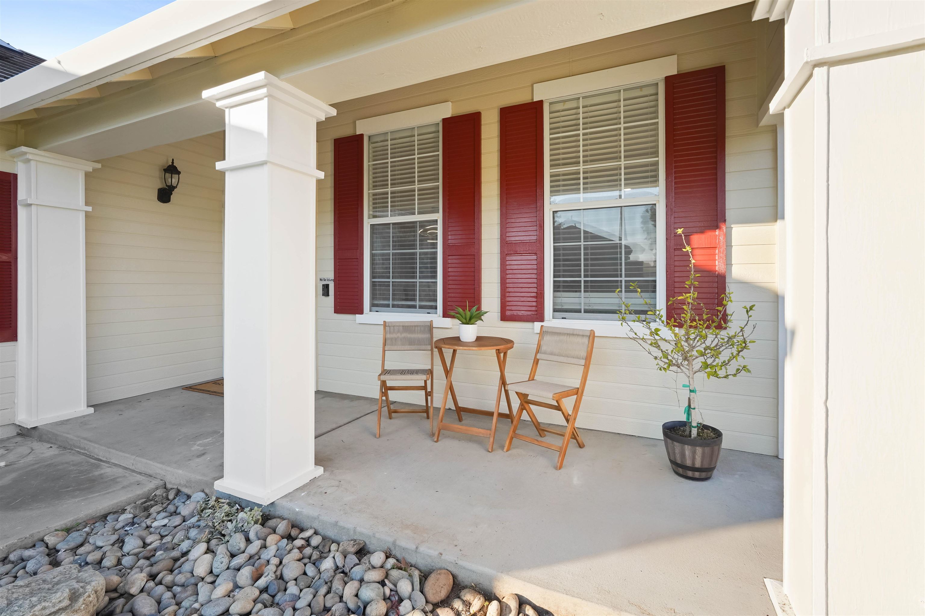 Detail Gallery Image 3 of 32 For 2255 Mcallister Ln, Riverbank,  CA 95367 - 3 Beds | 2 Baths