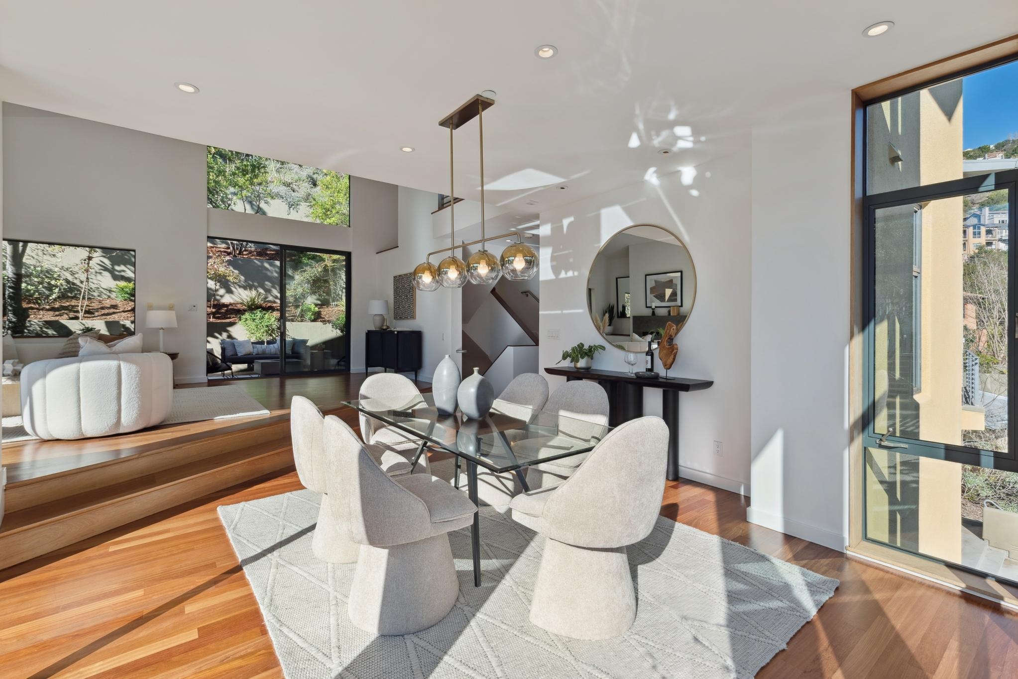 Detail Gallery Image 13 of 59 For 1015 Grand View Dr, Berkeley,  CA 94705 - 5 Beds | 4/1 Baths