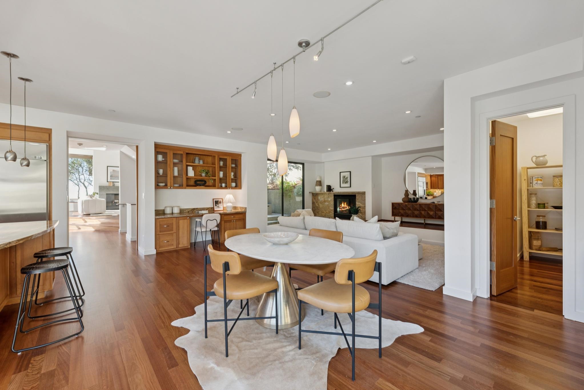 Detail Gallery Image 18 of 59 For 1015 Grand View Dr, Berkeley,  CA 94705 - 5 Beds | 4/1 Baths