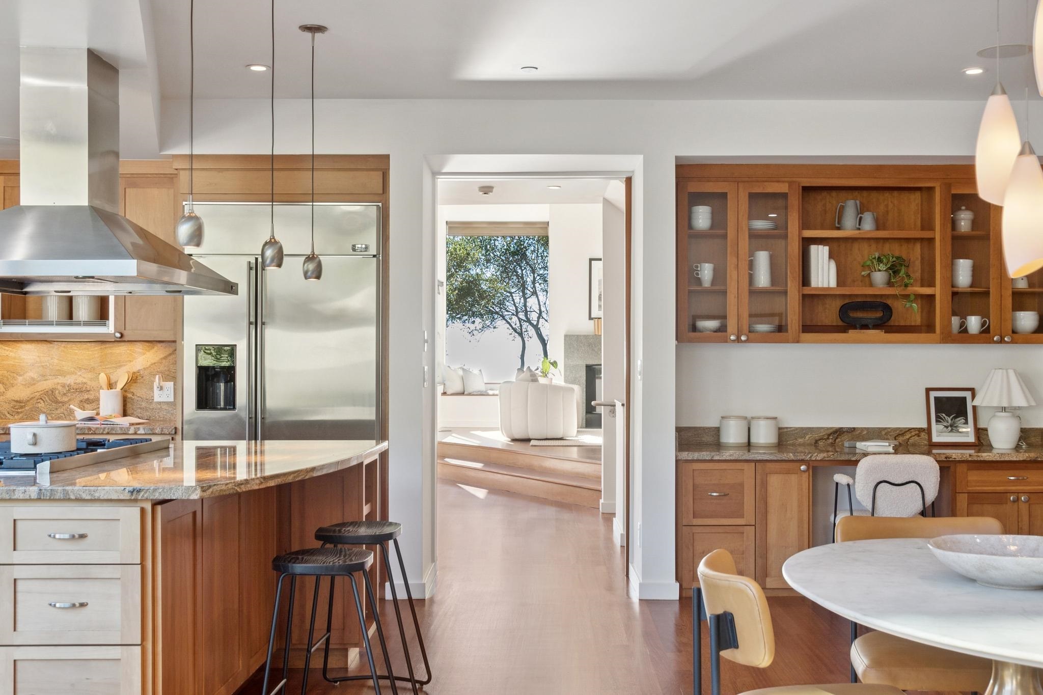 Detail Gallery Image 19 of 59 For 1015 Grand View Dr, Berkeley,  CA 94705 - 5 Beds | 4/1 Baths