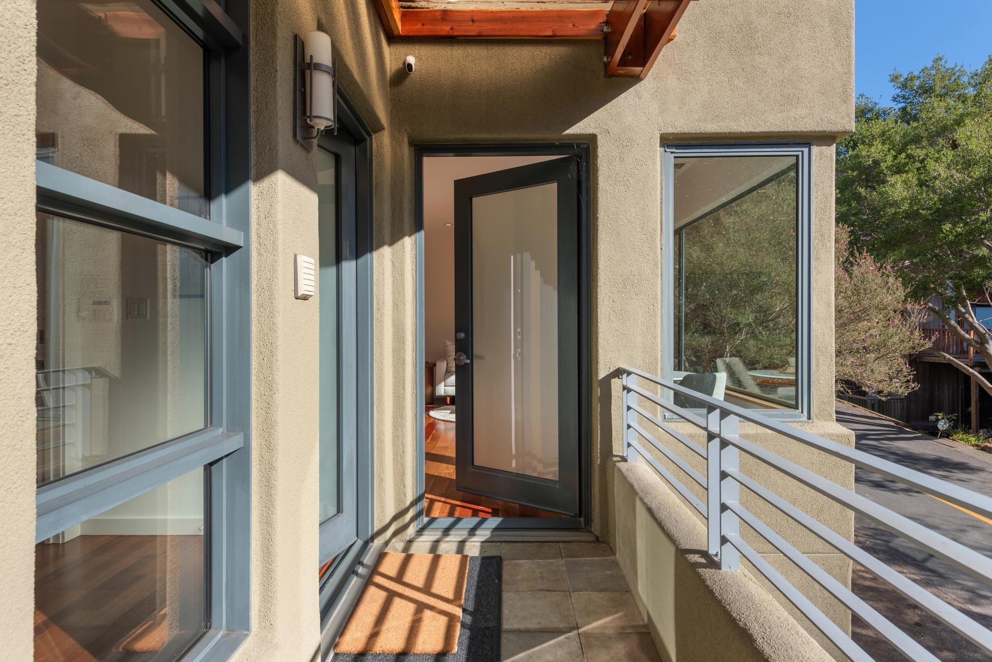 Detail Gallery Image 3 of 59 For 1015 Grand View Dr, Berkeley,  CA 94705 - 5 Beds | 4/1 Baths