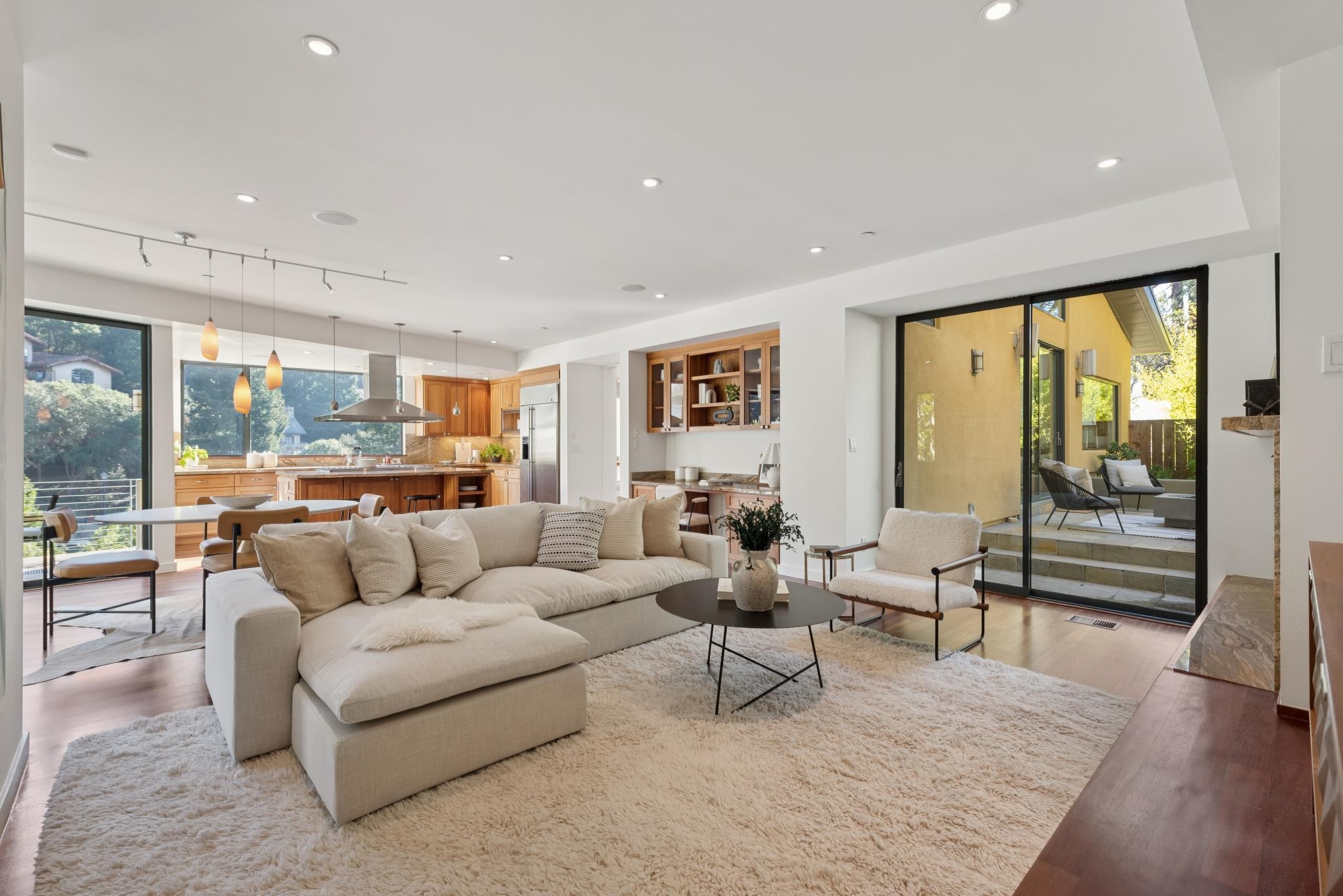 Detail Gallery Image 24 of 59 For 1015 Grand View Dr, Berkeley,  CA 94705 - 5 Beds | 4/1 Baths