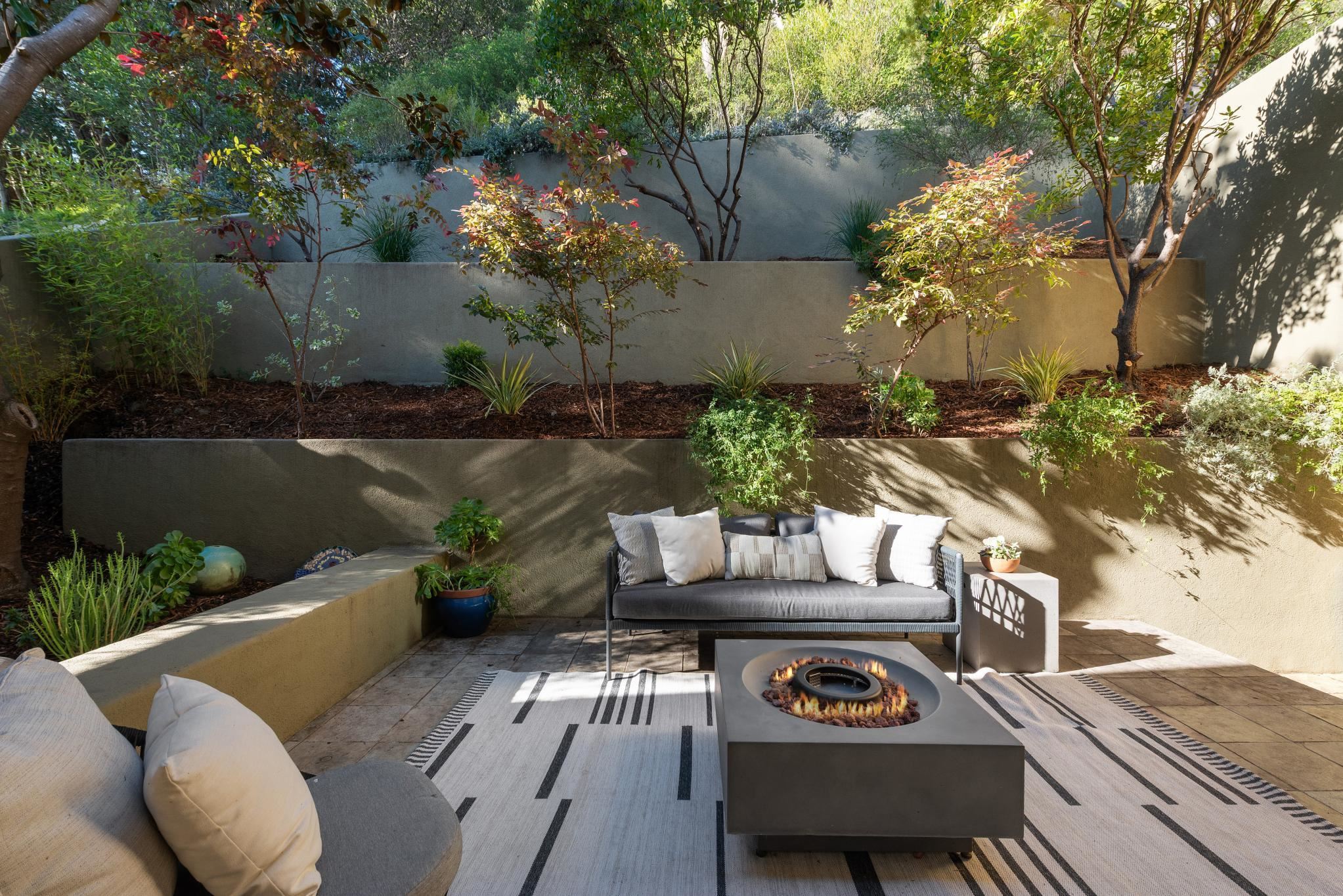 Detail Gallery Image 26 of 59 For 1015 Grand View Dr, Berkeley,  CA 94705 - 5 Beds | 4/1 Baths