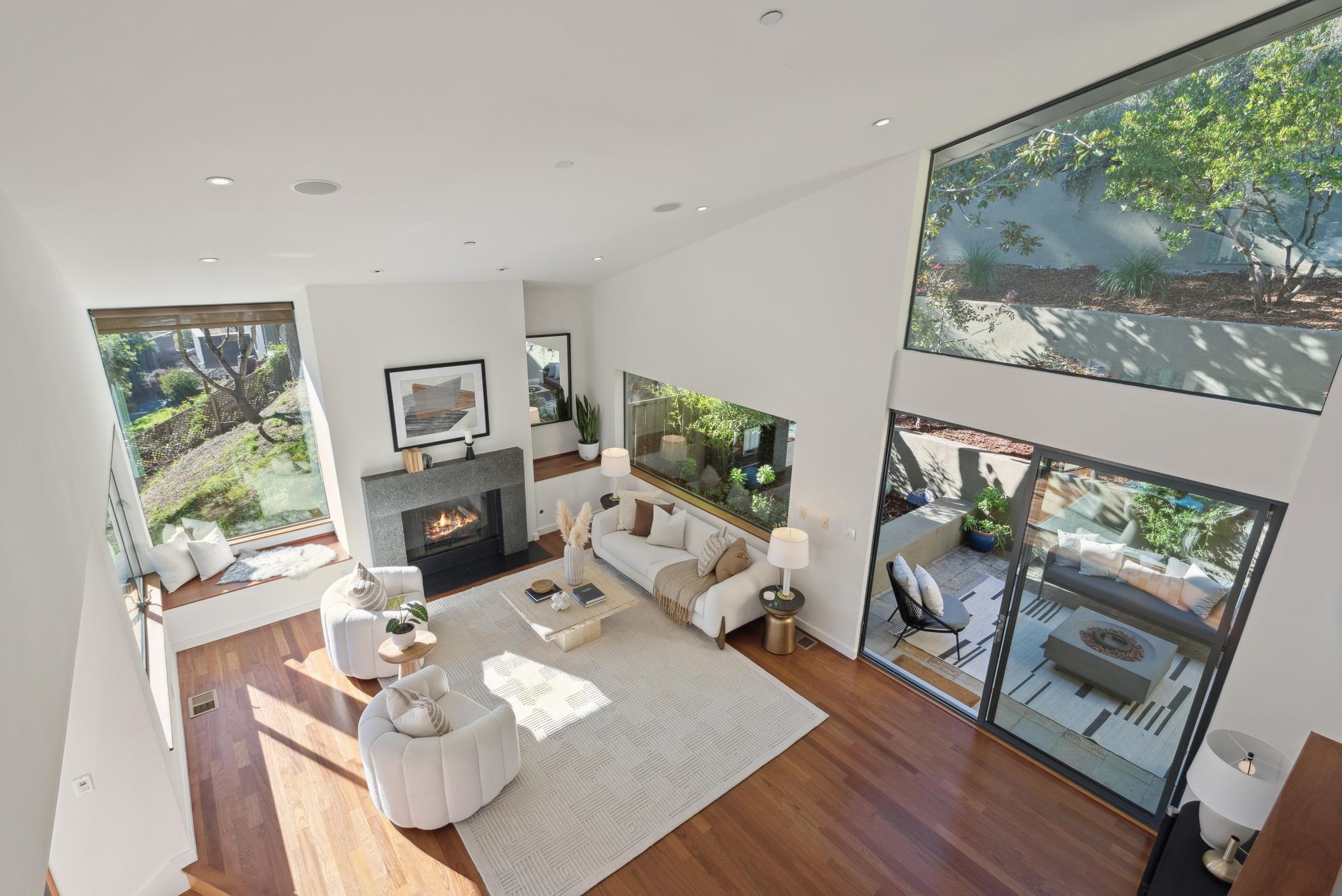 Detail Gallery Image 28 of 59 For 1015 Grand View Dr, Berkeley,  CA 94705 - 5 Beds | 4/1 Baths