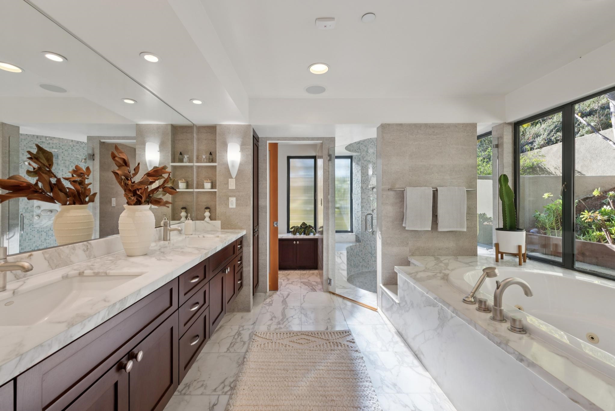 Detail Gallery Image 36 of 59 For 1015 Grand View Dr, Berkeley,  CA 94705 - 5 Beds | 4/1 Baths