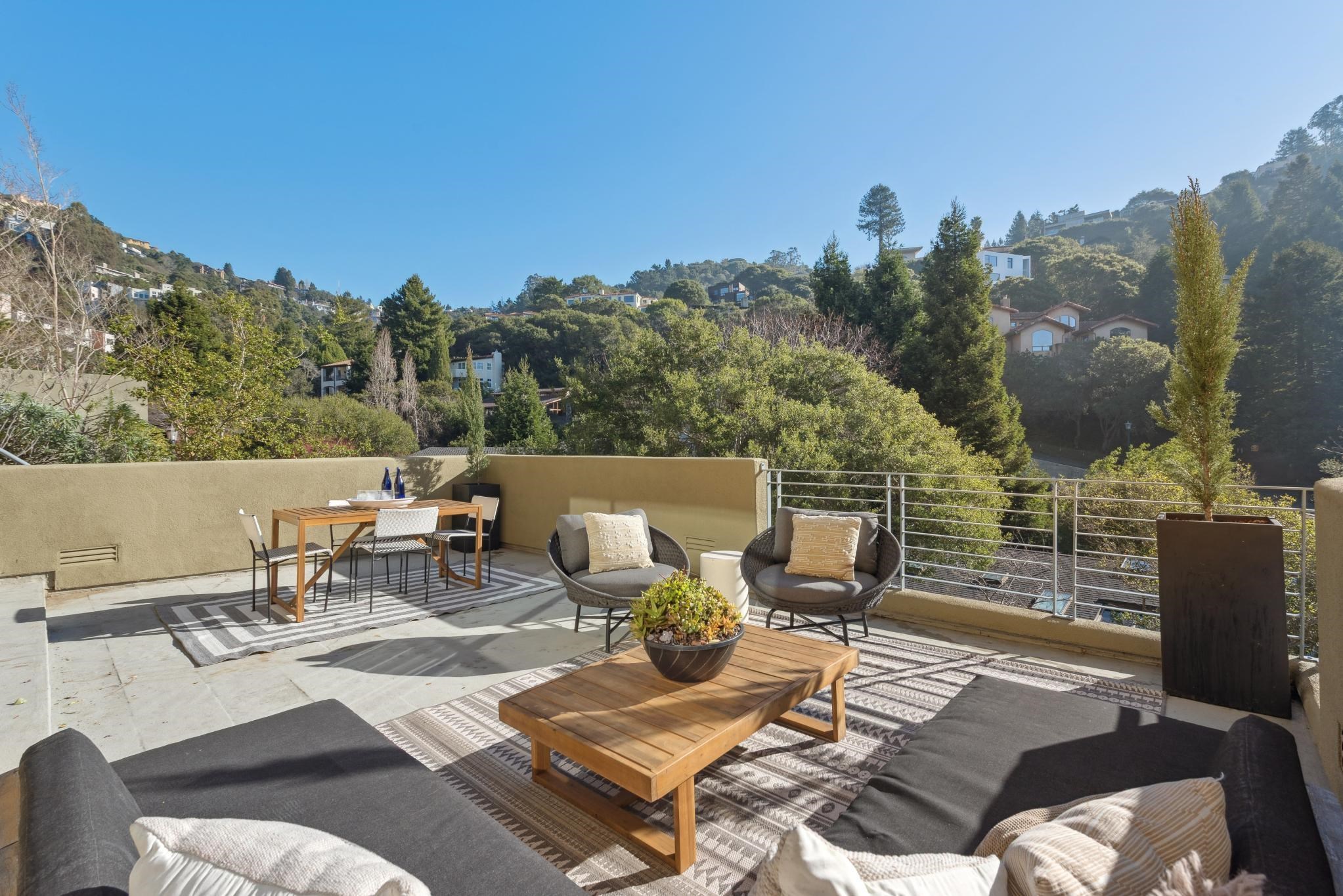 Detail Gallery Image 43 of 59 For 1015 Grand View Dr, Berkeley,  CA 94705 - 5 Beds | 4/1 Baths