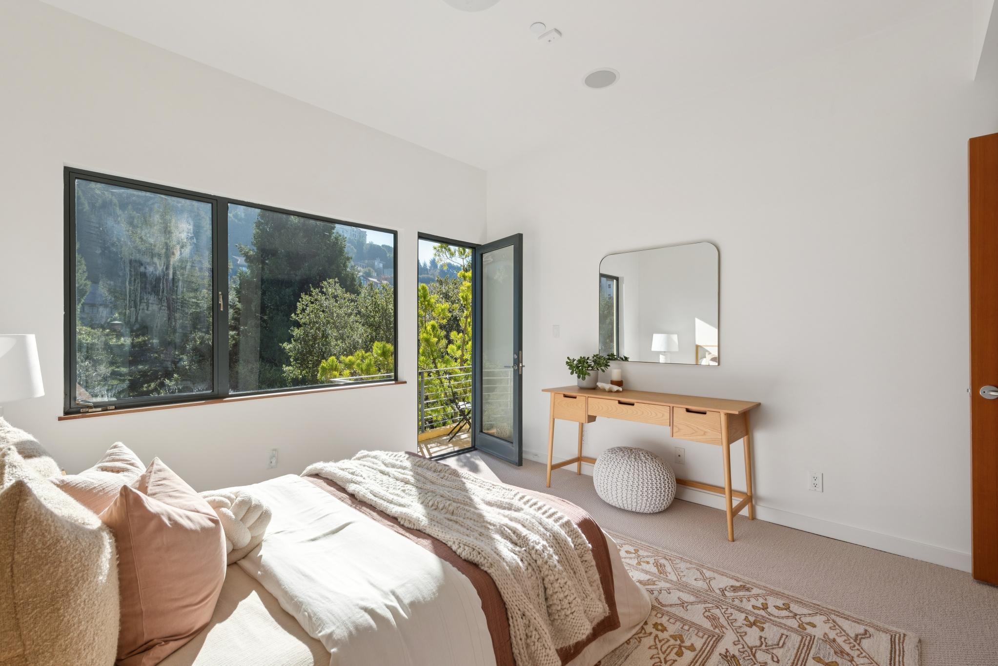 Detail Gallery Image 47 of 59 For 1015 Grand View Dr, Berkeley,  CA 94705 - 5 Beds | 4/1 Baths