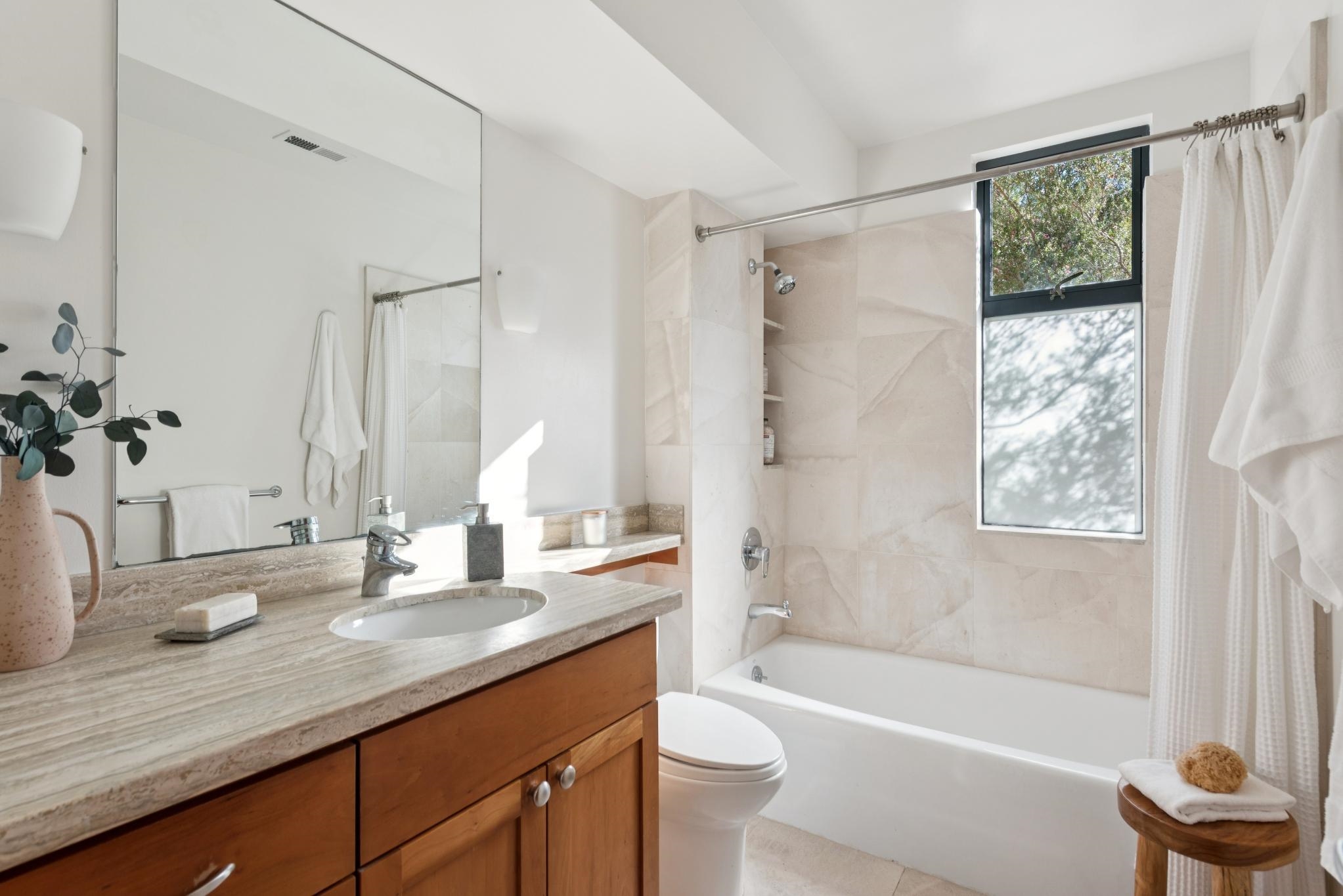 Detail Gallery Image 55 of 59 For 1015 Grand View Dr, Berkeley,  CA 94705 - 5 Beds | 4/1 Baths