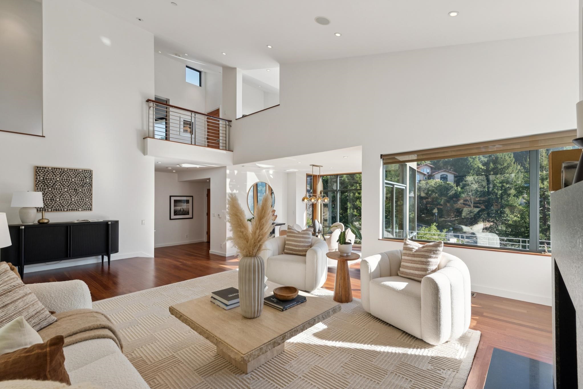 Detail Gallery Image 8 of 59 For 1015 Grand View Dr, Berkeley,  CA 94705 - 5 Beds | 4/1 Baths