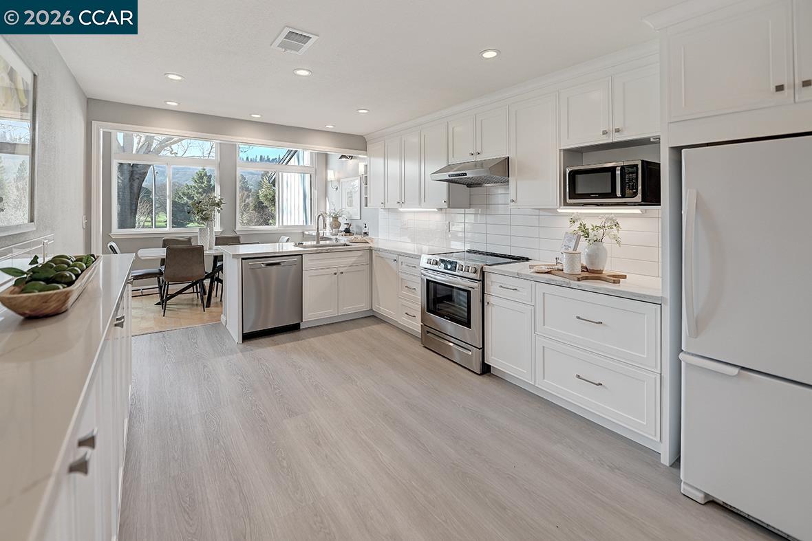 Photo #2: 41120949 Listing: Photo #2