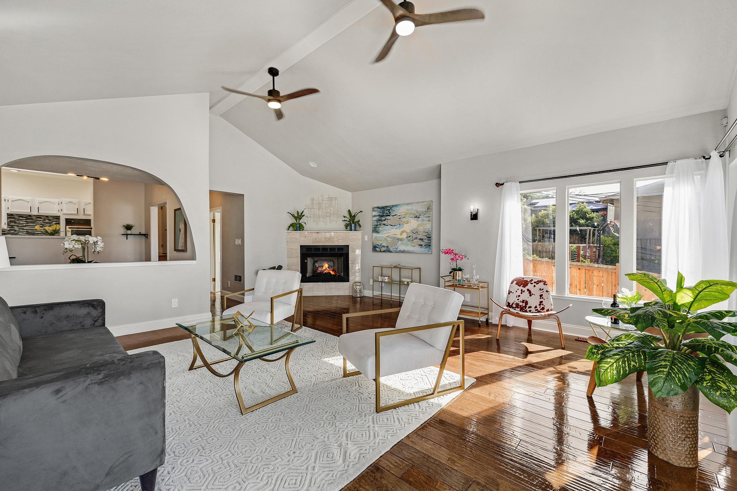 Detail Gallery Image 14 of 49 For 7554 Sunkist Dr, Oakland,  CA 94605 - 3 Beds | 2 Baths