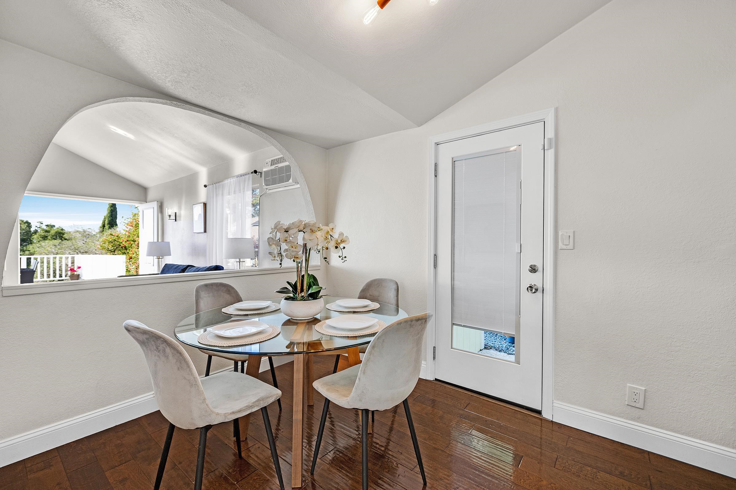 Detail Gallery Image 16 of 49 For 7554 Sunkist Dr, Oakland,  CA 94605 - 3 Beds | 2 Baths