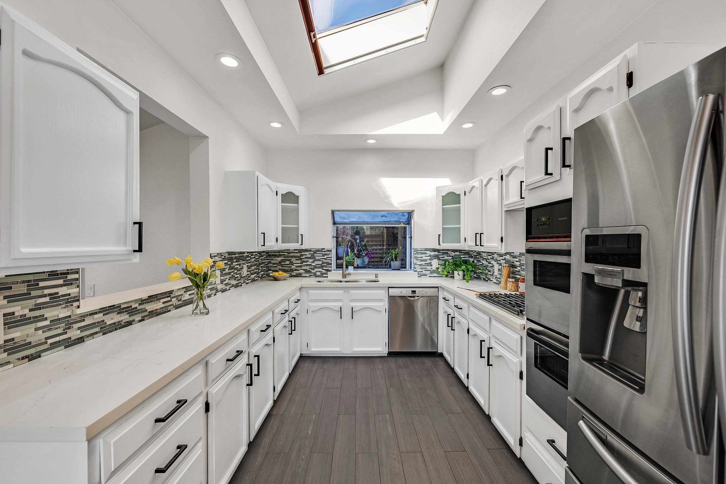 Detail Gallery Image 20 of 49 For 7554 Sunkist Dr, Oakland,  CA 94605 - 3 Beds | 2 Baths