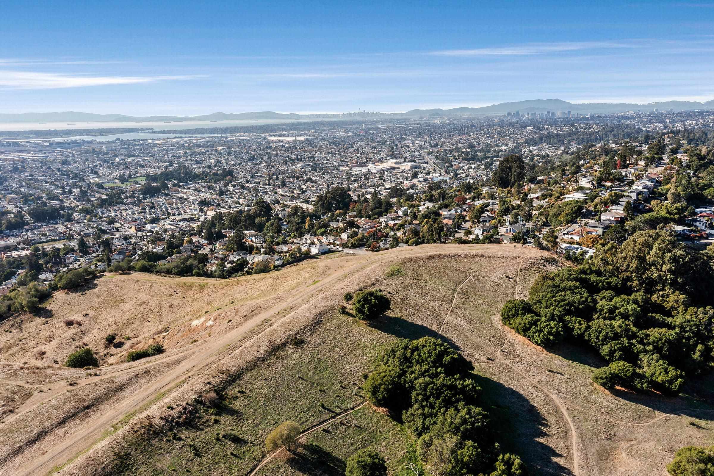 Detail Gallery Image 39 of 49 For 7554 Sunkist Dr, Oakland,  CA 94605 - 3 Beds | 2 Baths