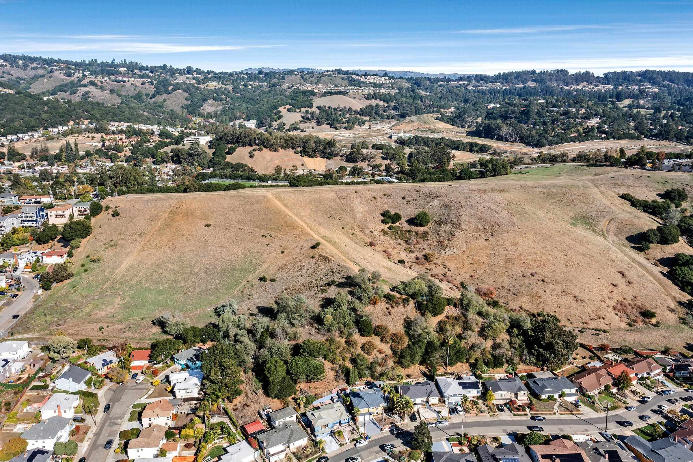 Detail Gallery Image 40 of 49 For 7554 Sunkist Dr, Oakland,  CA 94605 - 3 Beds | 2 Baths