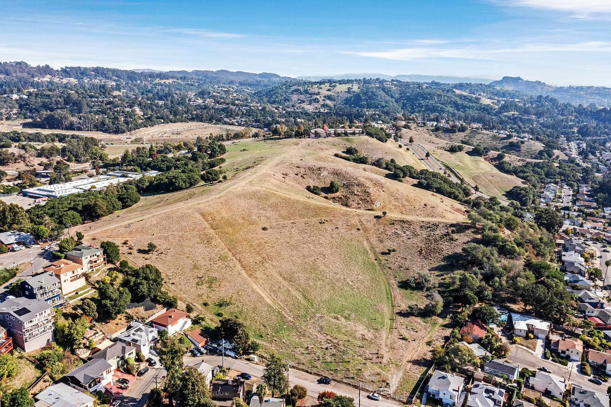 Detail Gallery Image 41 of 49 For 7554 Sunkist Dr, Oakland,  CA 94605 - 3 Beds | 2 Baths