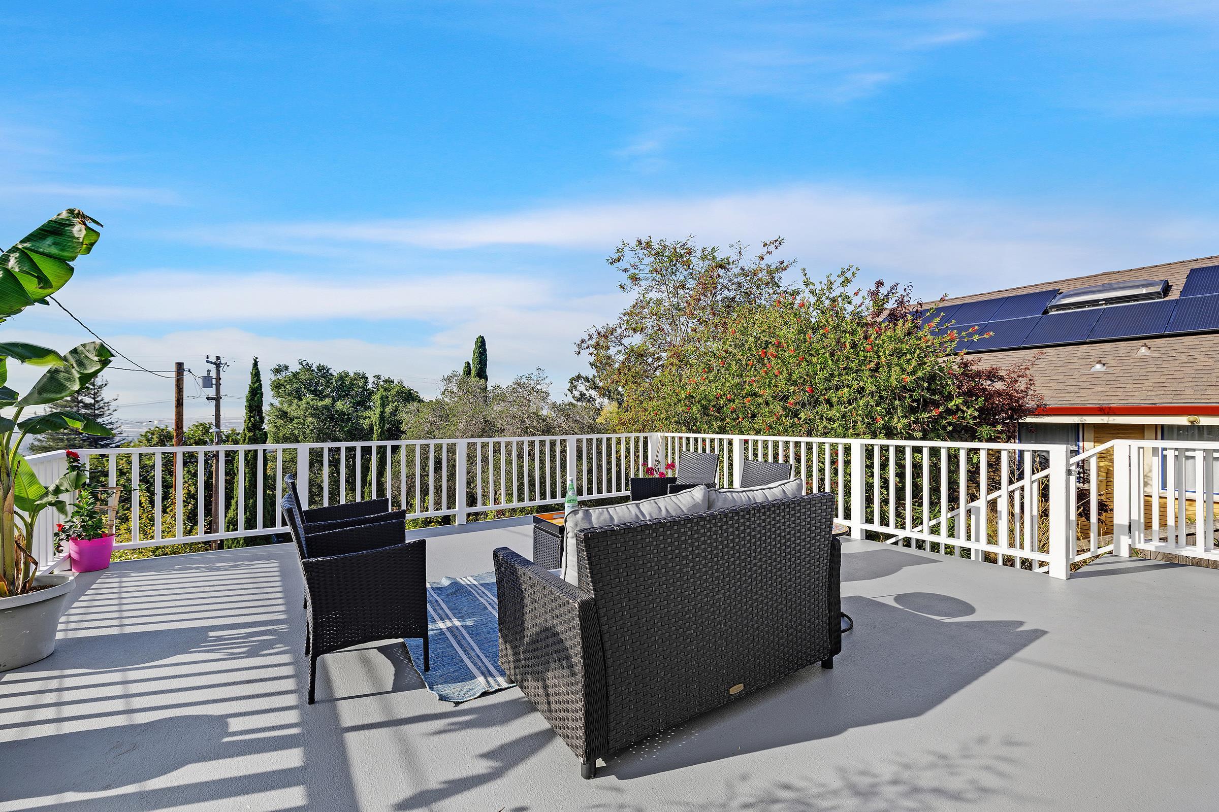 Detail Gallery Image 7 of 49 For 7554 Sunkist Dr, Oakland,  CA 94605 - 3 Beds | 2 Baths