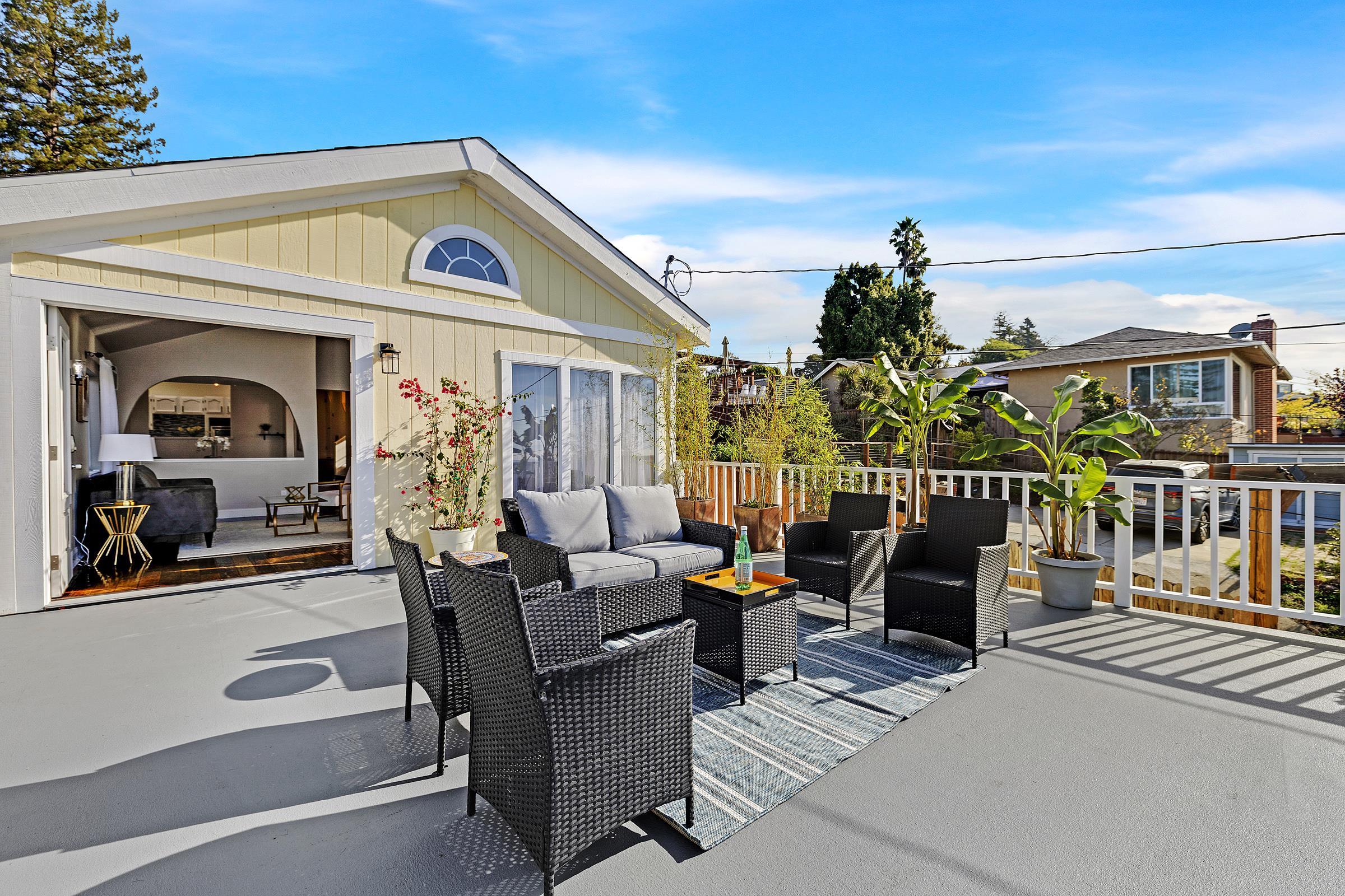 Detail Gallery Image 9 of 49 For 7554 Sunkist Dr, Oakland,  CA 94605 - 3 Beds | 2 Baths