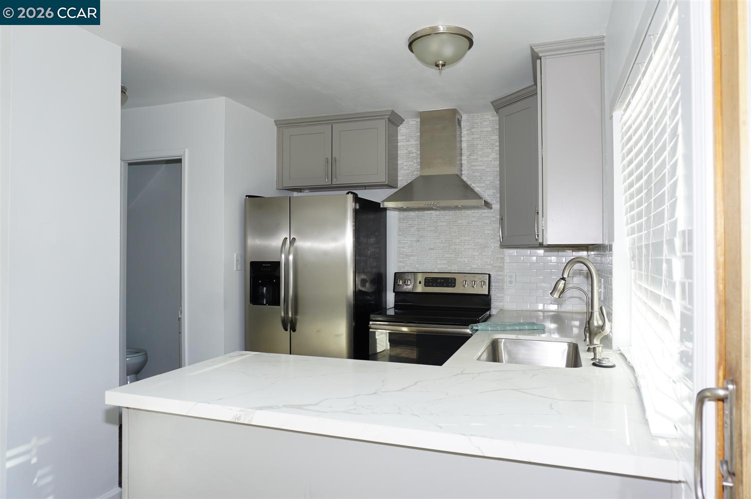 Detail Gallery Image 10 of 45 For 405 Don Fernando Way, San Jose,  CA 95123 - 3 Beds | 1/1 Baths