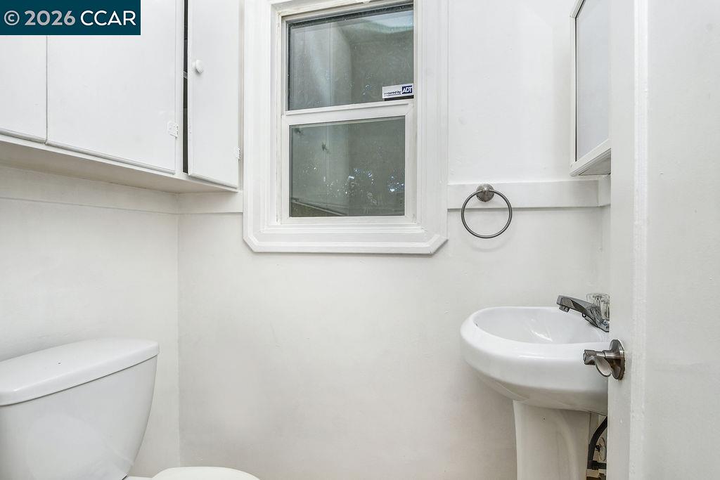 Detail Gallery Image 16 of 39 For 223 W 10th St, Antioch,  CA 94509 - 3 Beds | 1/1 Baths