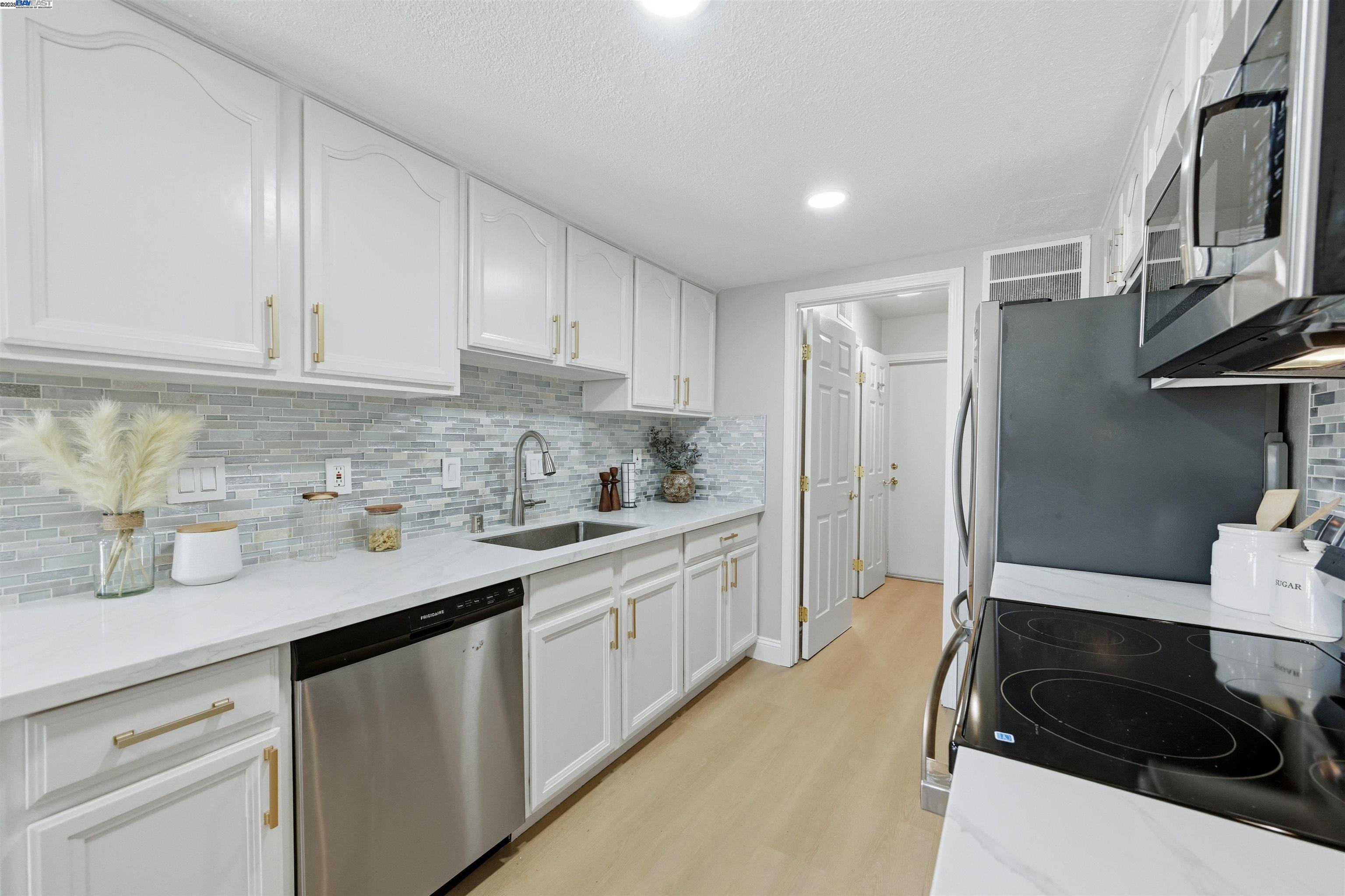 Photo #15: 41120963 Listing: Photo #15