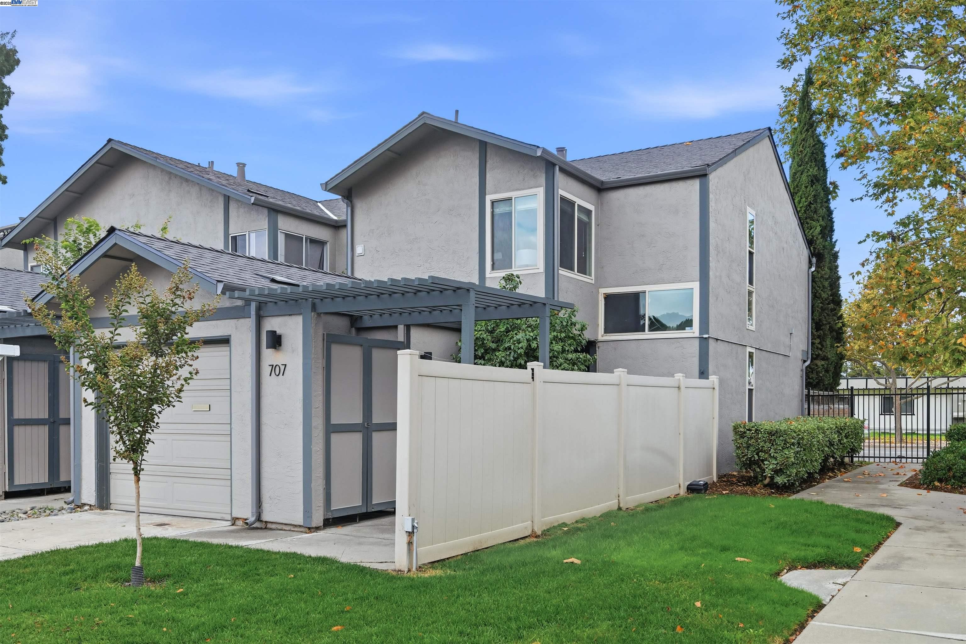 Detail Gallery Image 32 of 38 For 707 Sandpiper Cmn, Livermore,  CA 94551 - 3 Beds | 1/1 Baths