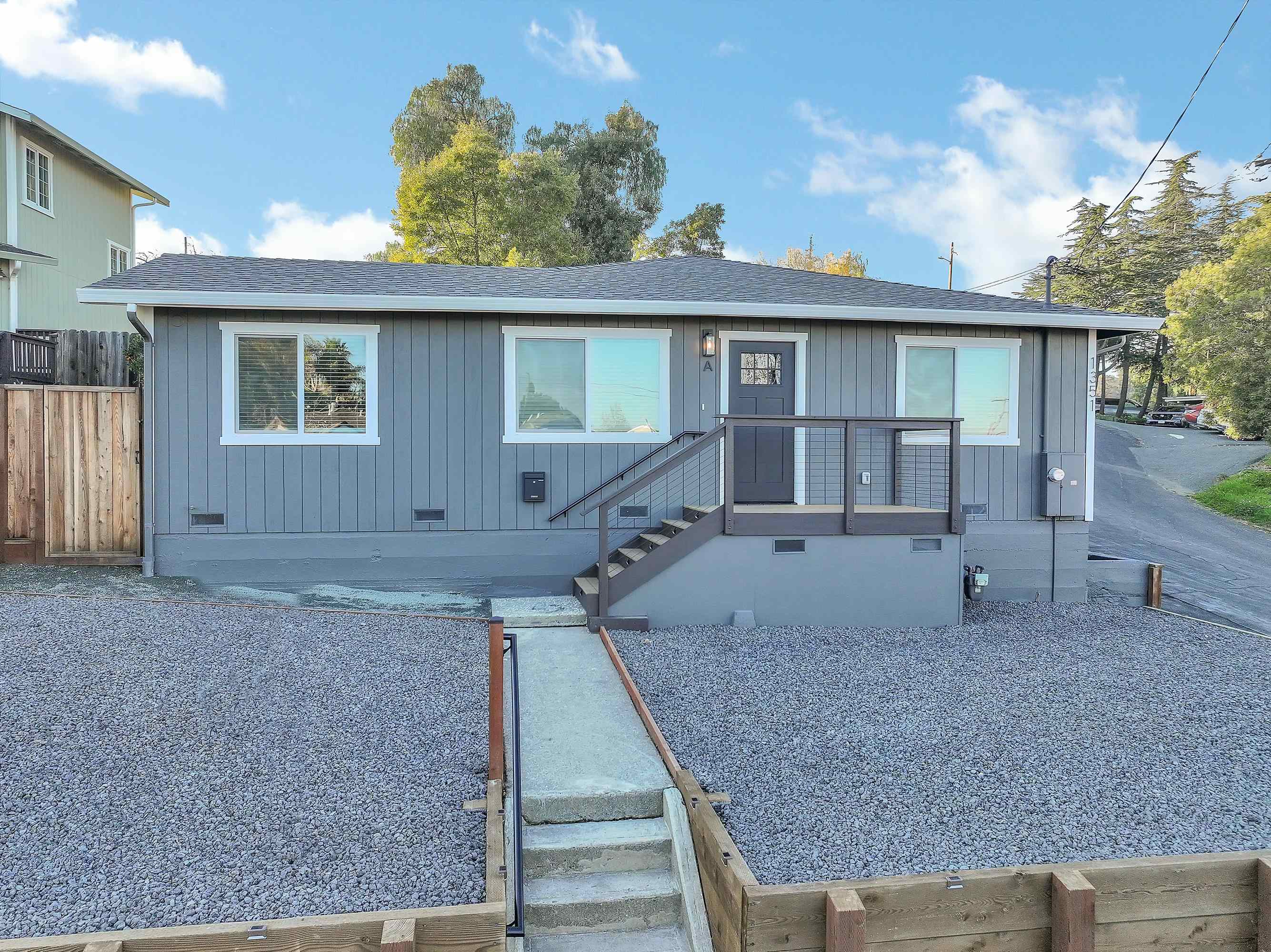 Detail Gallery Image 2 of 29 For 1351 Shell Ave, Martinez,  CA 94553 - 4 Beds | 2 Baths