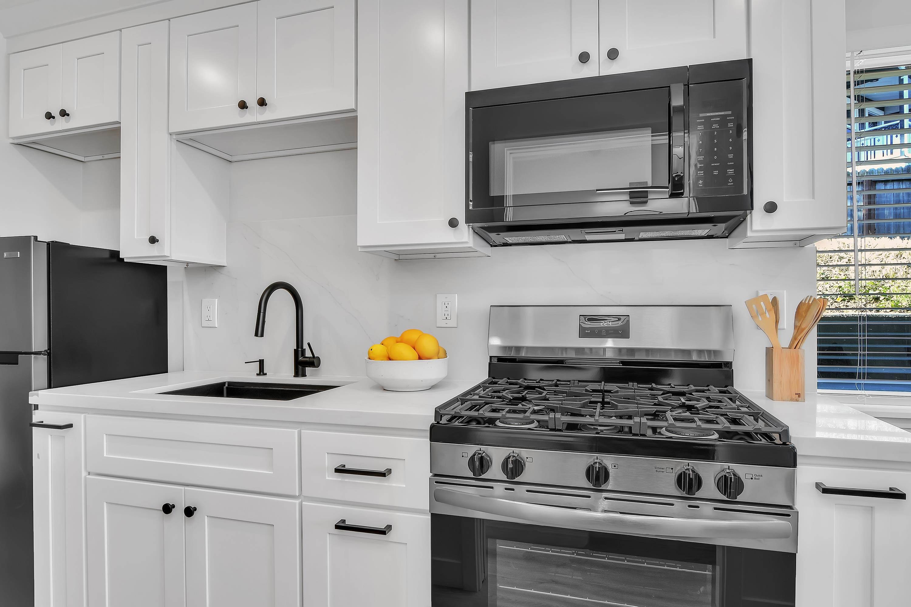 Detail Gallery Image 22 of 29 For 1351 Shell Ave, Martinez,  CA 94553 - 4 Beds | 2 Baths