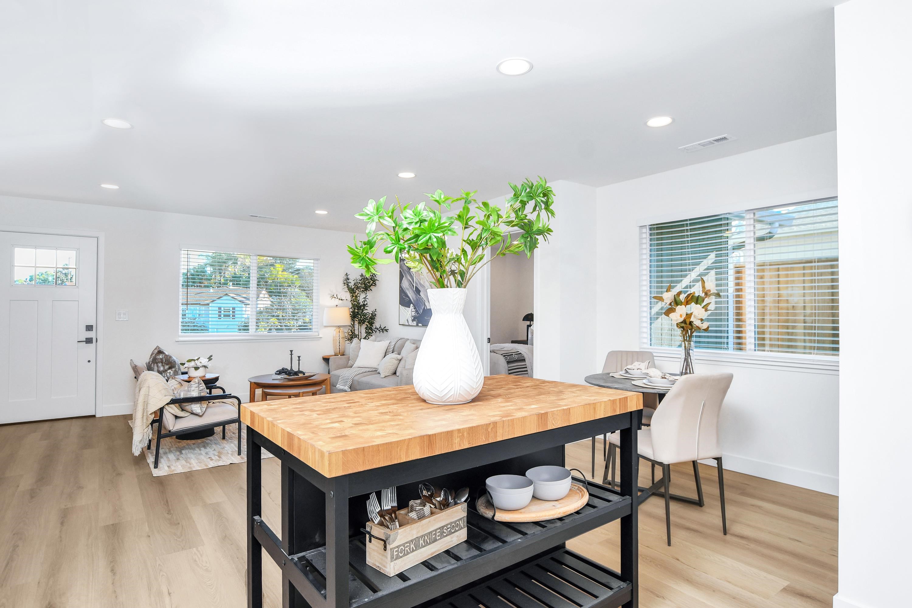 Detail Gallery Image 10 of 29 For 1351 Shell Ave, Martinez,  CA 94553 - 4 Beds | 2 Baths