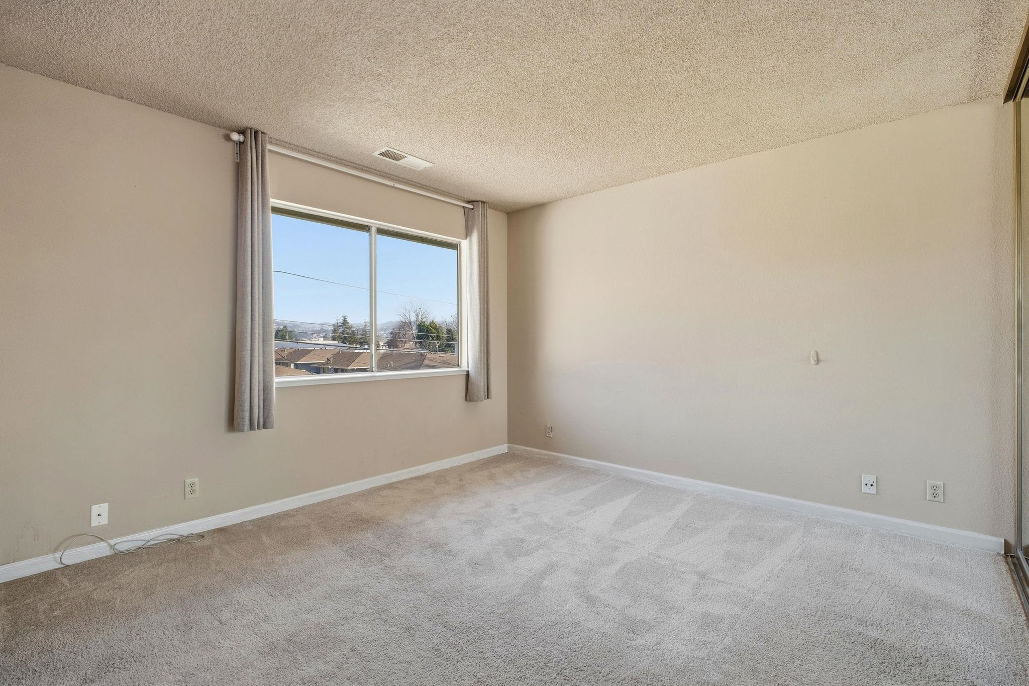 Detail Gallery Image 12 of 28 For 20139 Anita Ave, Castro Valley,  CA 94546 - 3 Beds | 2/1 Baths