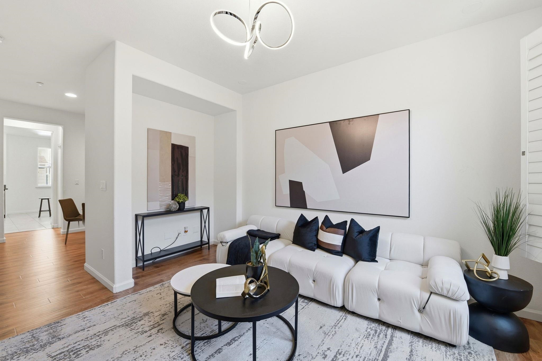 Photo #1: 41120977 Listing: Photo #1