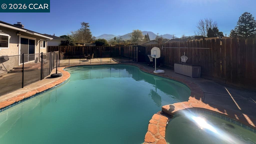 Detail Gallery Image 32 of 49 For 5510 Alaska Dr, Concord,  CA 94521 - 3 Beds | 2 Baths