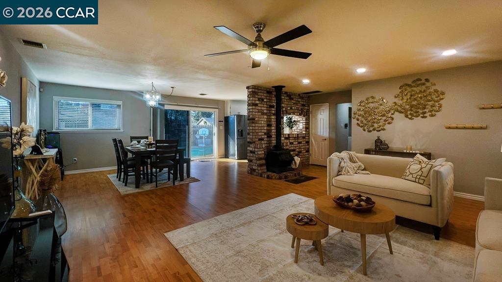 Detail Gallery Image 8 of 49 For 5510 Alaska Dr, Concord,  CA 94521 - 3 Beds | 2 Baths