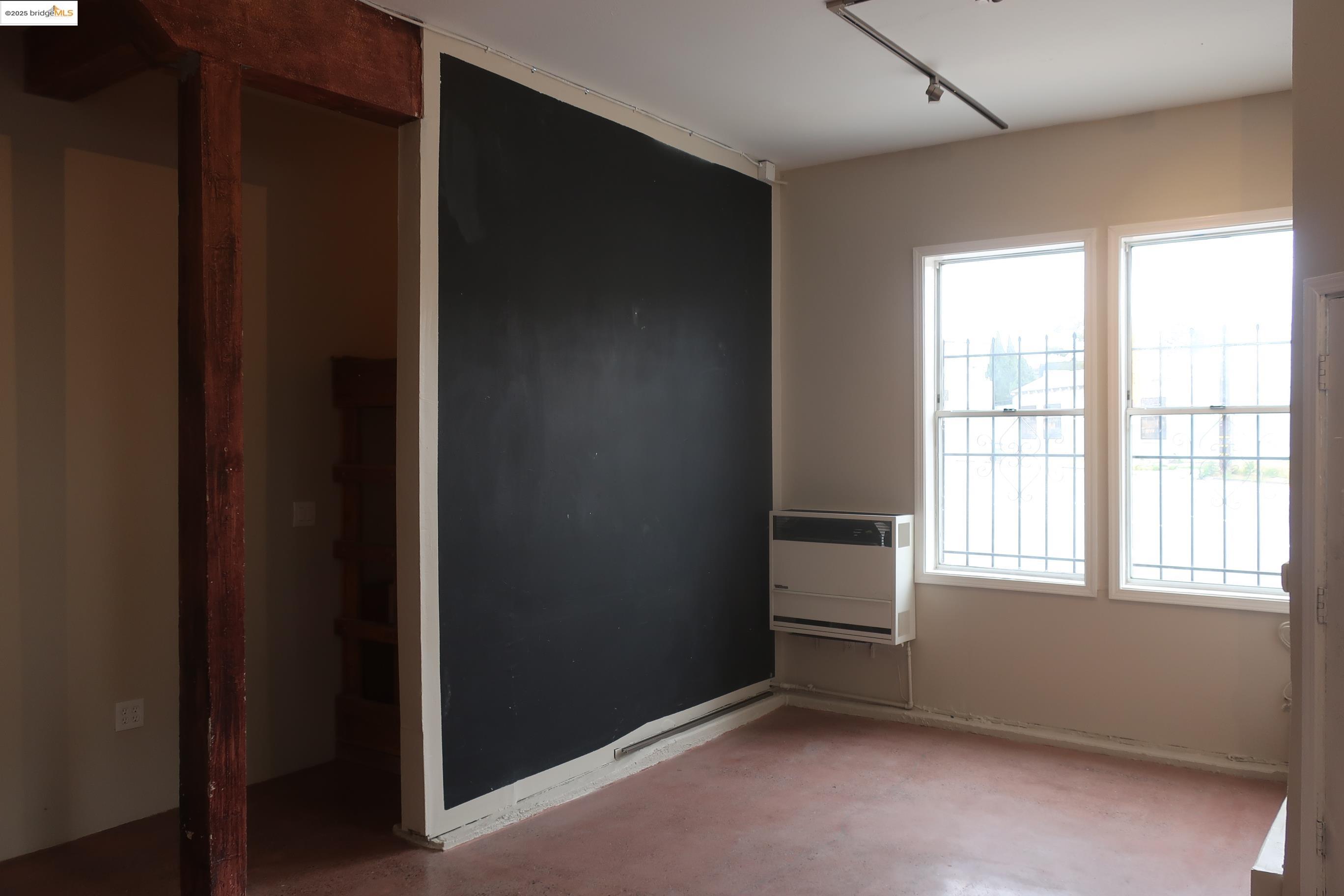 Detail Gallery Image 16 of 30 For 3403 Harlan St, Oakland,  CA 94608 - – Beds | – Baths