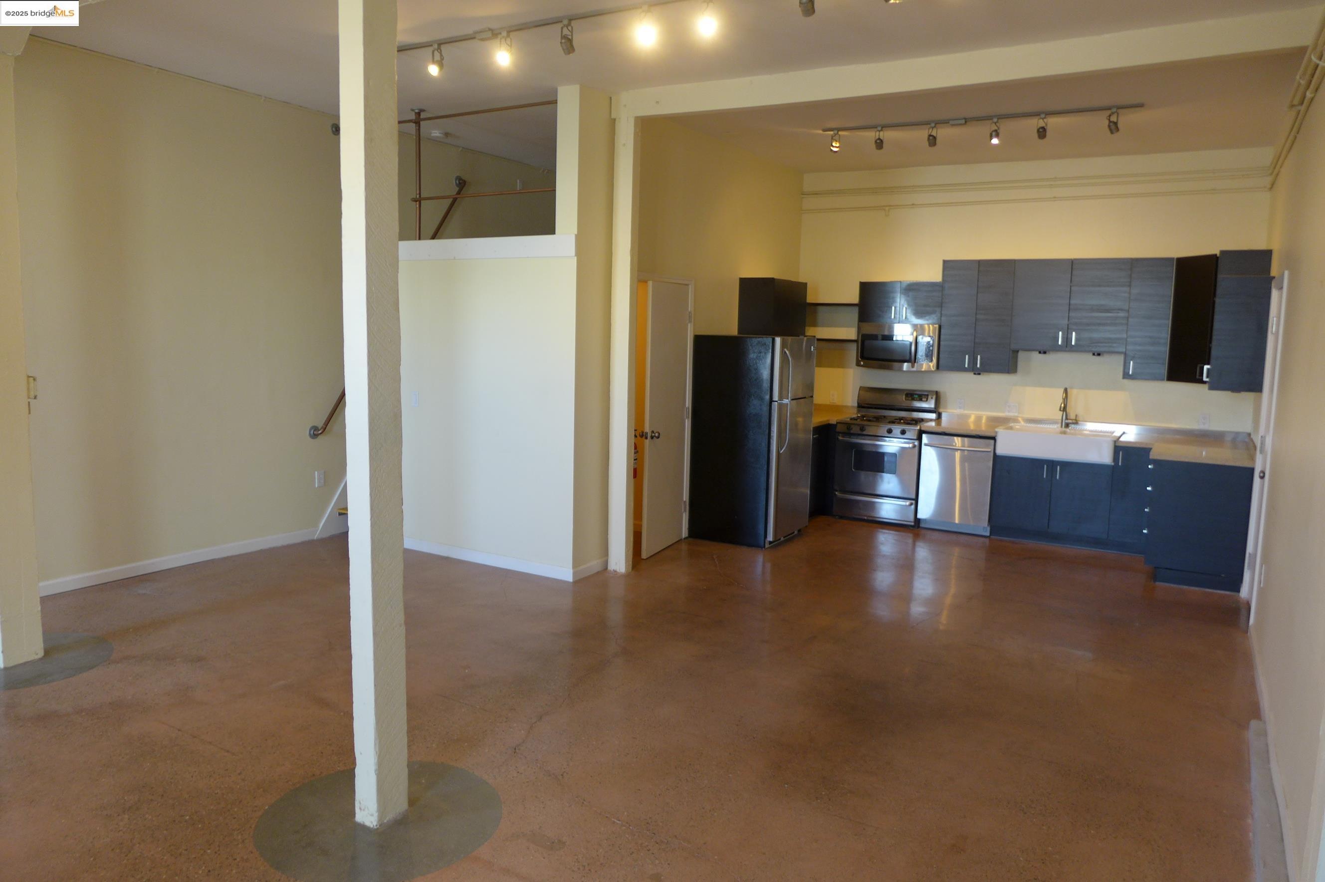 Detail Gallery Image 18 of 30 For 3403 Harlan St, Oakland,  CA 94608 - – Beds | – Baths